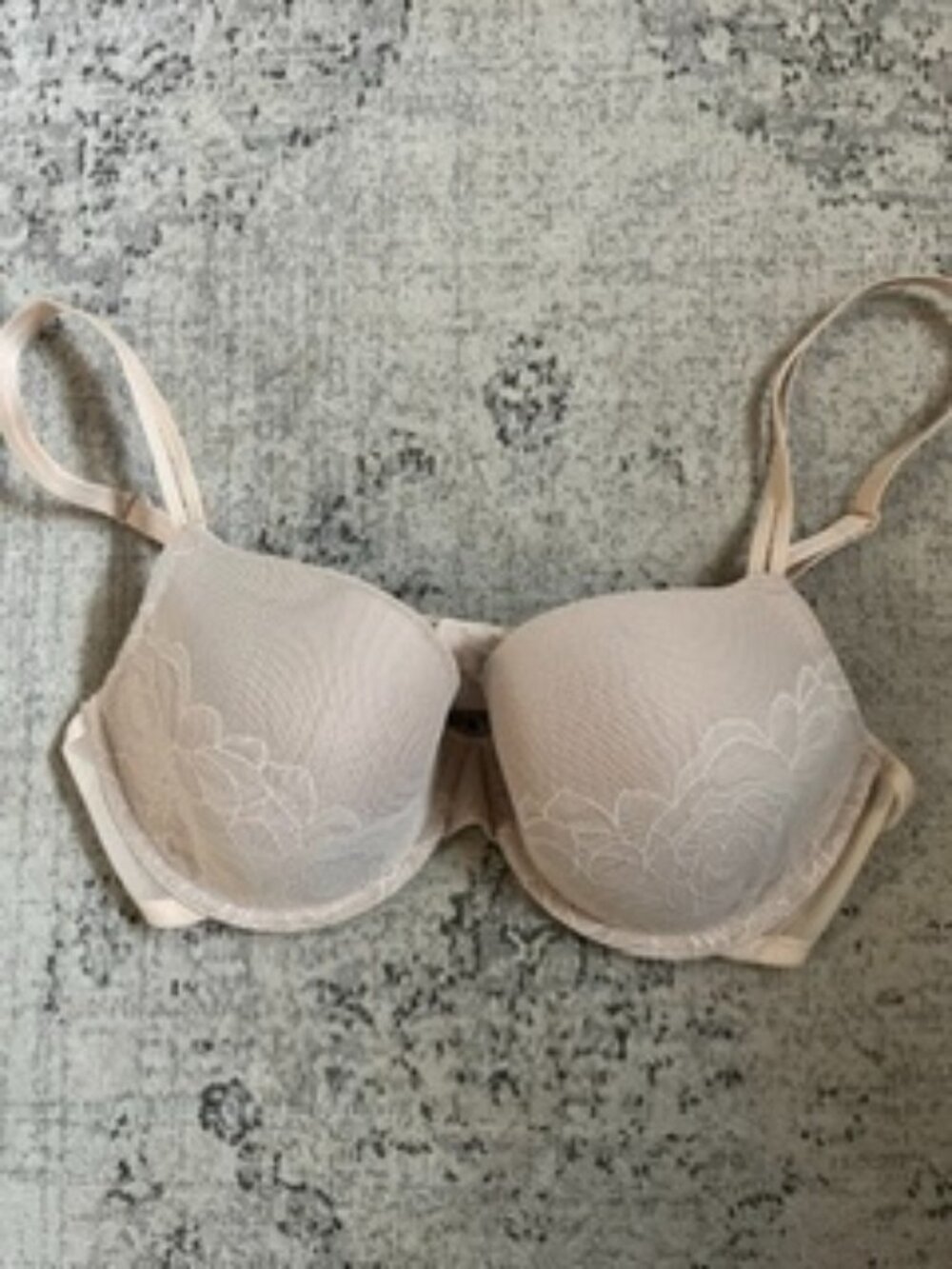 🧡3/$15 Wacoal Beige Lace Wired Bras 36D